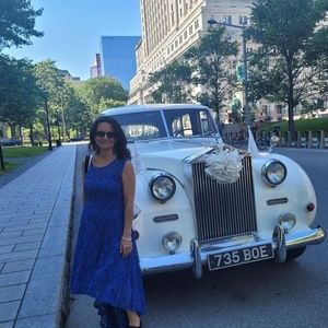 Meet your Posher, Ana